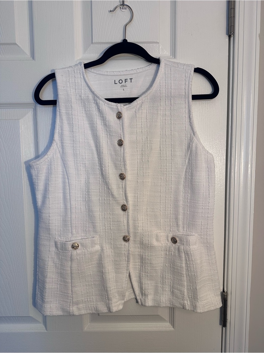 LOFT White Textured Sleeveless Button Vest